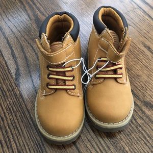 NWOT Cat & Jack Construction Boots Size 8
